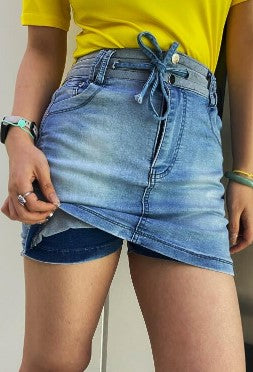 Amsoin Contrast Binding Ripped Drawstring Denim Skorts