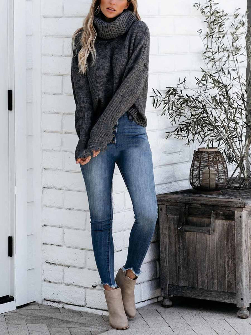 Amsoin Love-Back Turtleneck Sweater